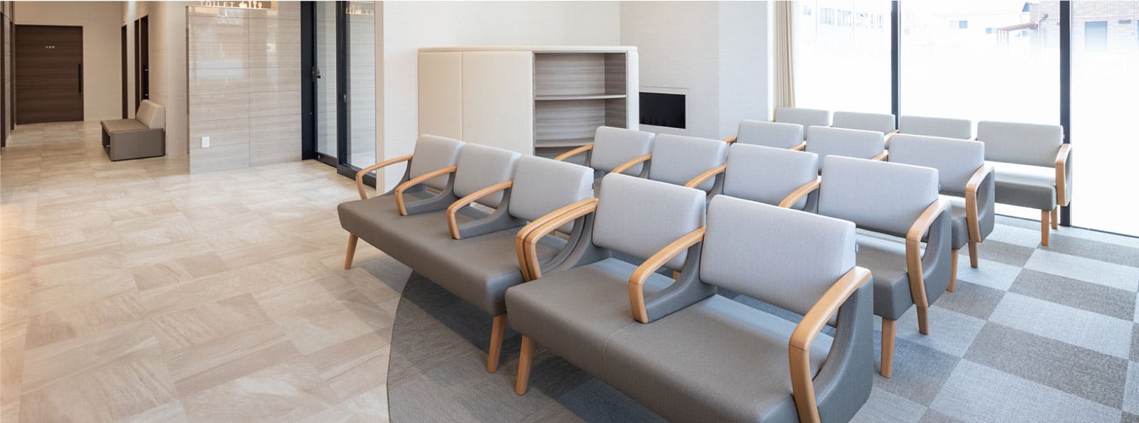 ひだかファミリークリニック待合室