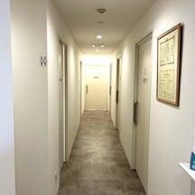 旗の台東口・ノナ皮膚科廊下