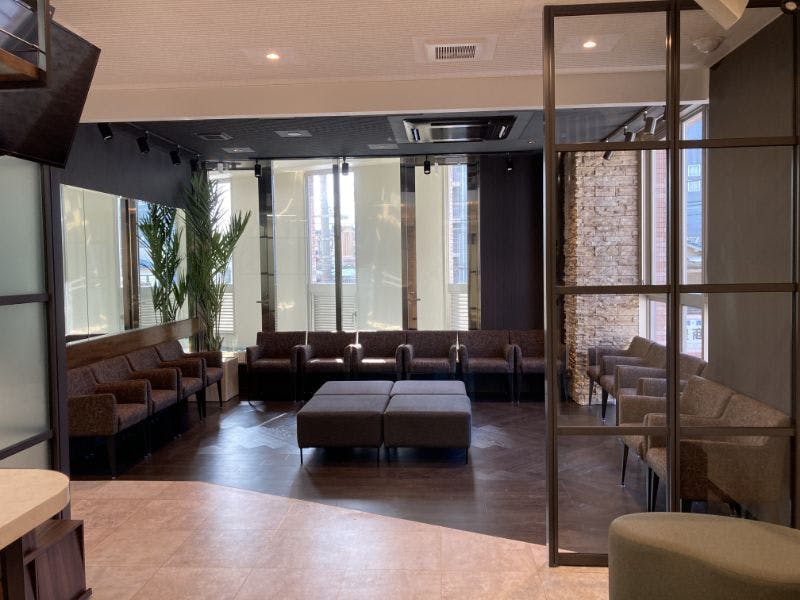 西嶋・三輪皮フ科 形成外科待合