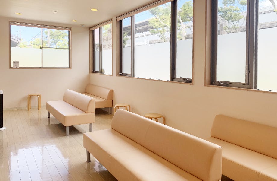 みやこ皮フ科待合室