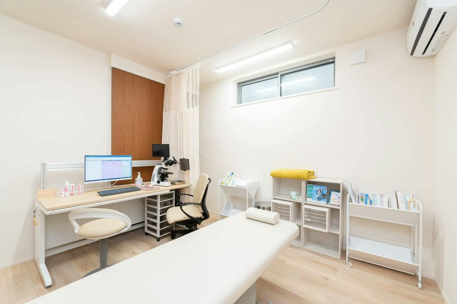 きぬ皮フ科クリニック診察室