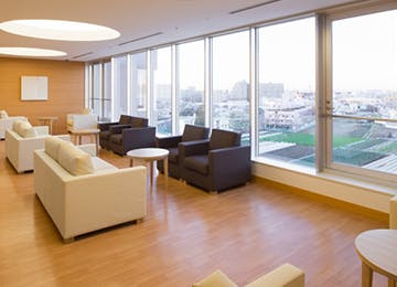 新東京病院待合室1