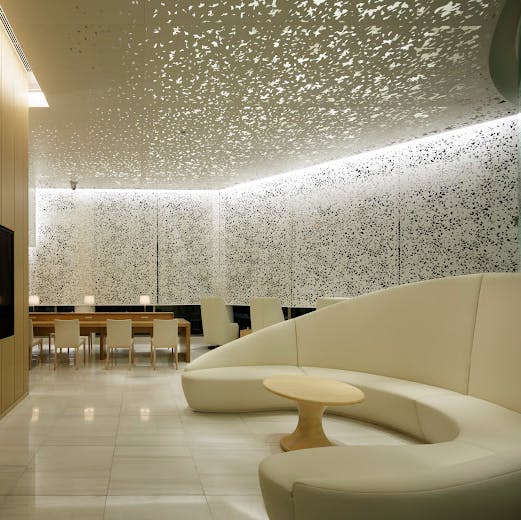 クオーツデンタルクリニック待合室