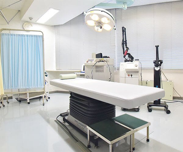 しんおおさかクリニック手術室