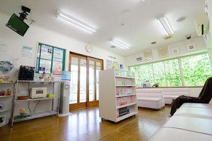 松村歯科 関川診療所待合室