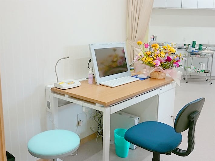 千川さくら皮フ科クリニック診察室