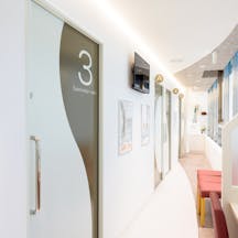 経堂ファミリアクリニック待合室