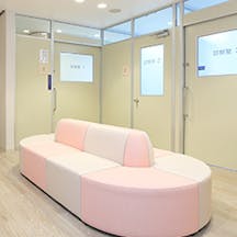 知立南クリニック/ 旧名:知立南皮フ科待合室