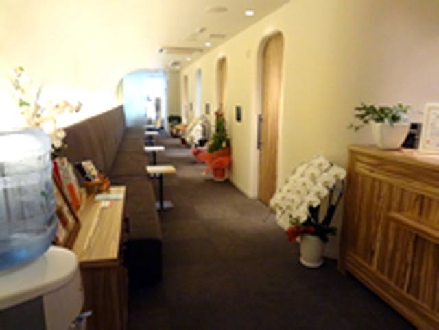 上本町ヒロミレディースクリニック待合室