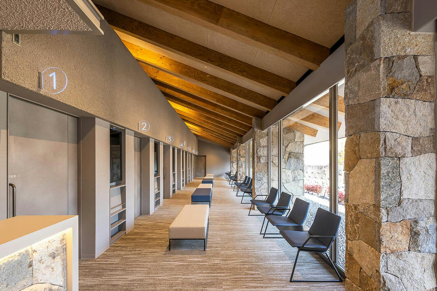 武岡皮膚科クリニック待合室1