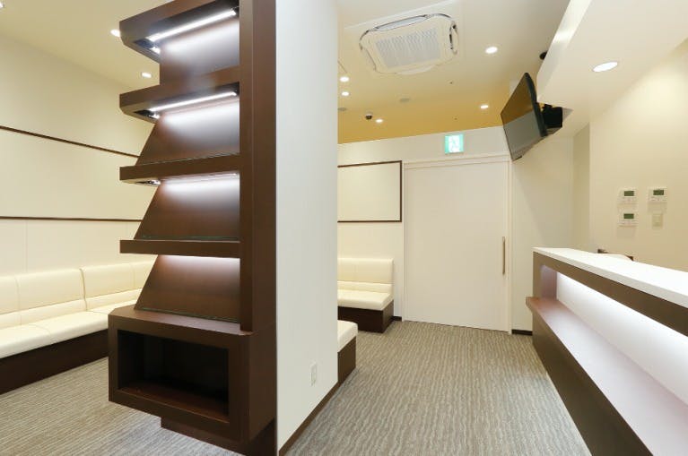 アイクリニック 千葉受付 待合室