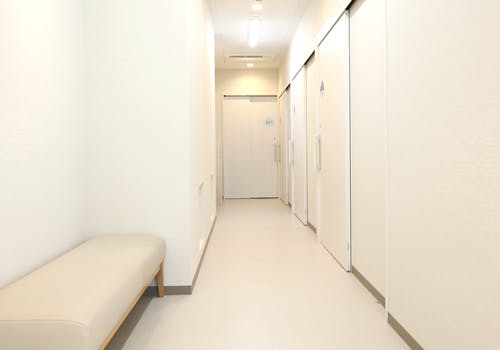 栗平おさだ皮フ科通路