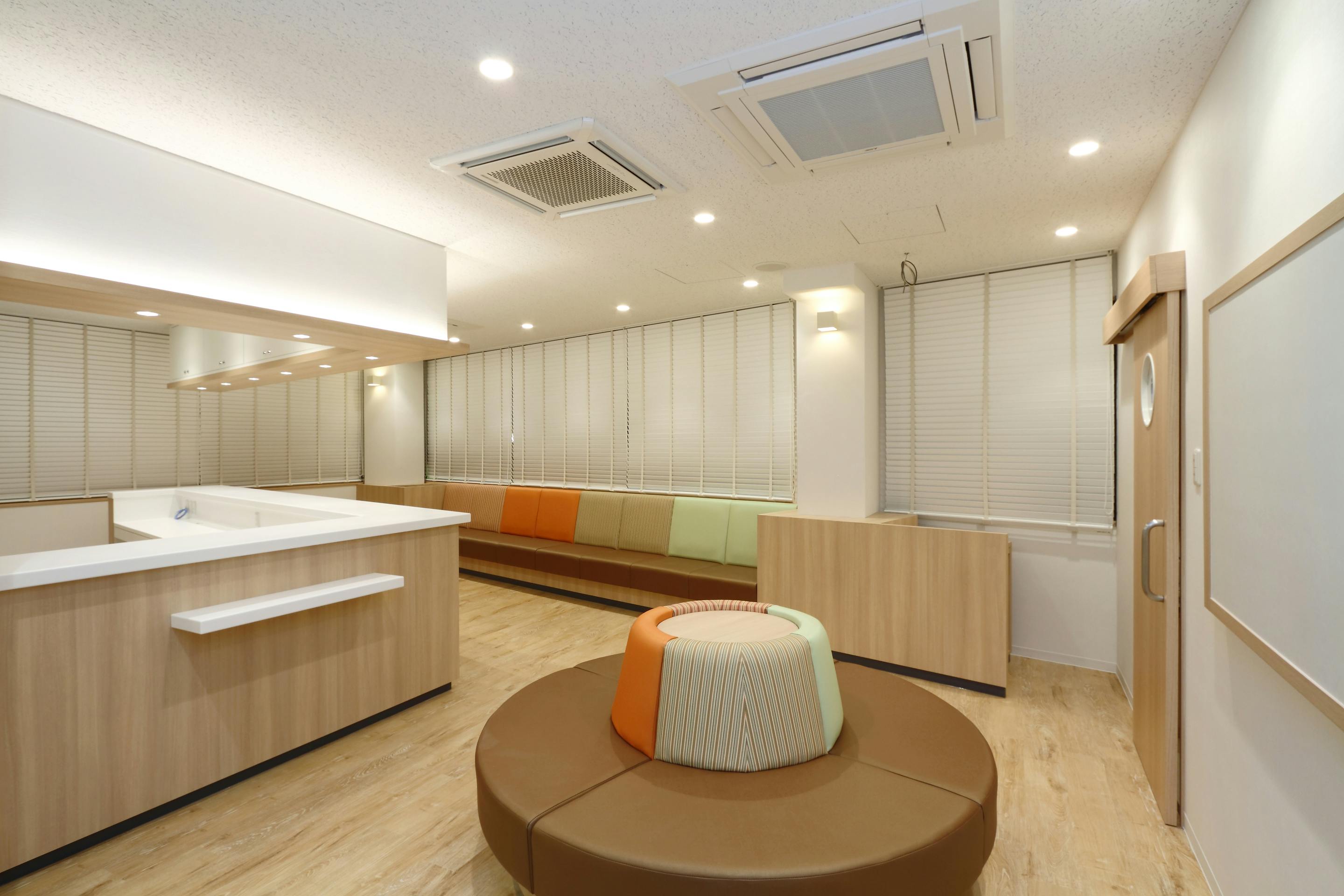 たち皮フ科クリニック待合