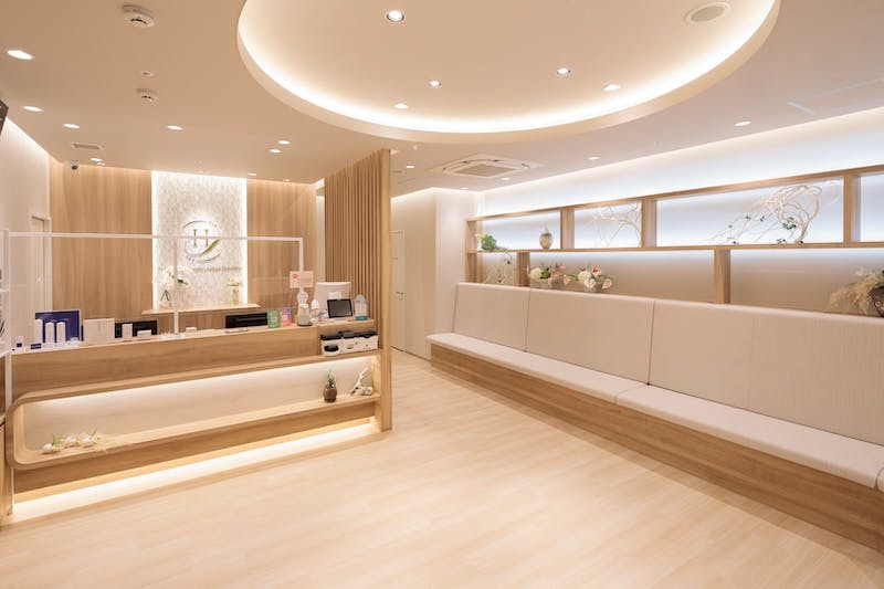 橋本形成外科・美容皮膚科待合室