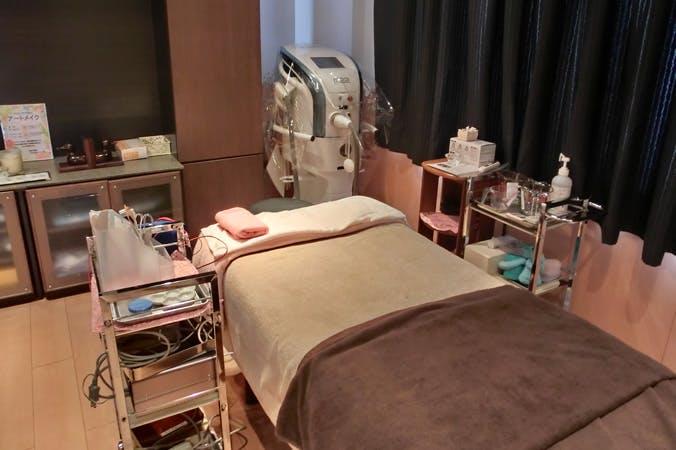 はちすかクリニック外観施術室