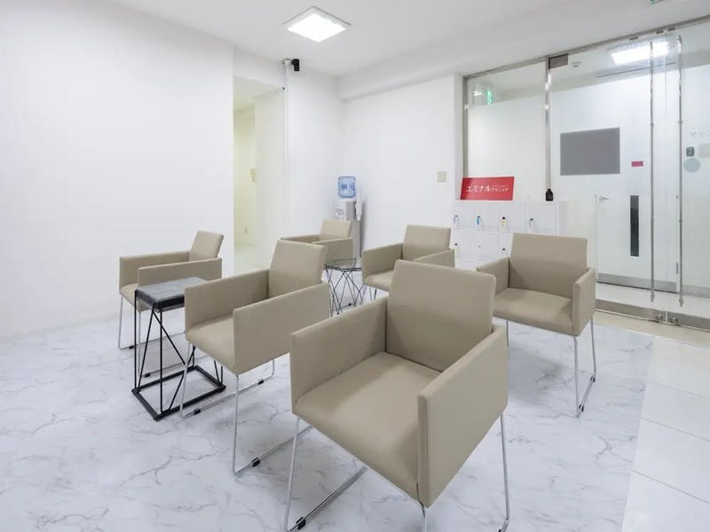エミナルクリニック 福岡天神2号院待合室