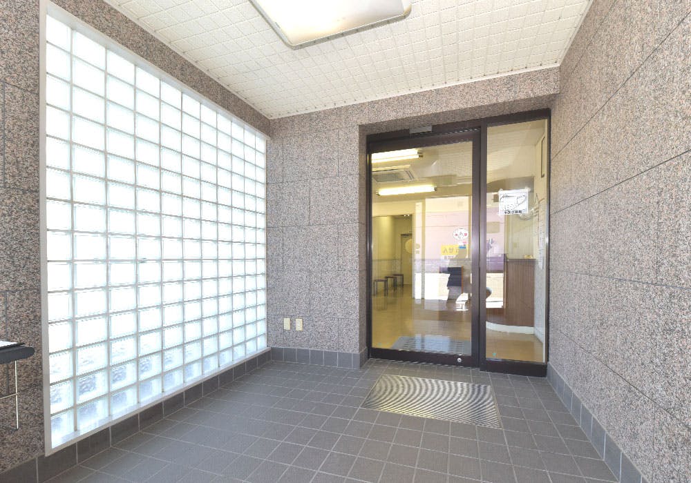 なるせ皮膚科入口