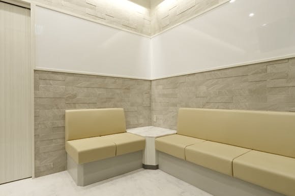 みなとみらい恒清会クリニック待合室