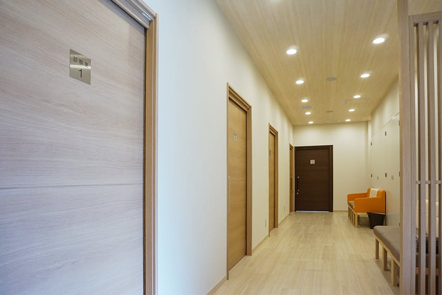 江戸通りおだ内科・皮フ科待合室