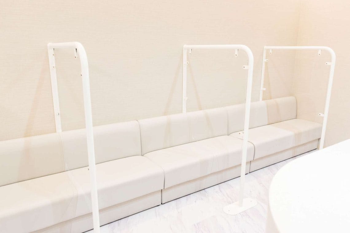 有明ひふかクリニック 有明ガーデン院待合室