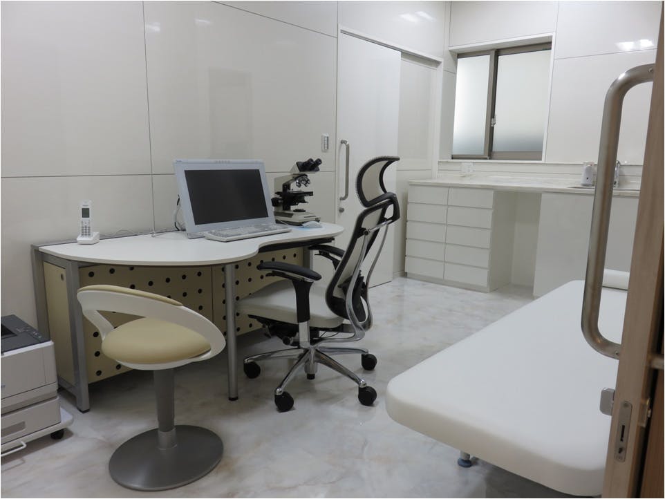 品川御殿山皮膚科診察室