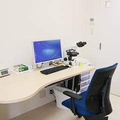 いずみ皮膚・形成外科クリニック診察室