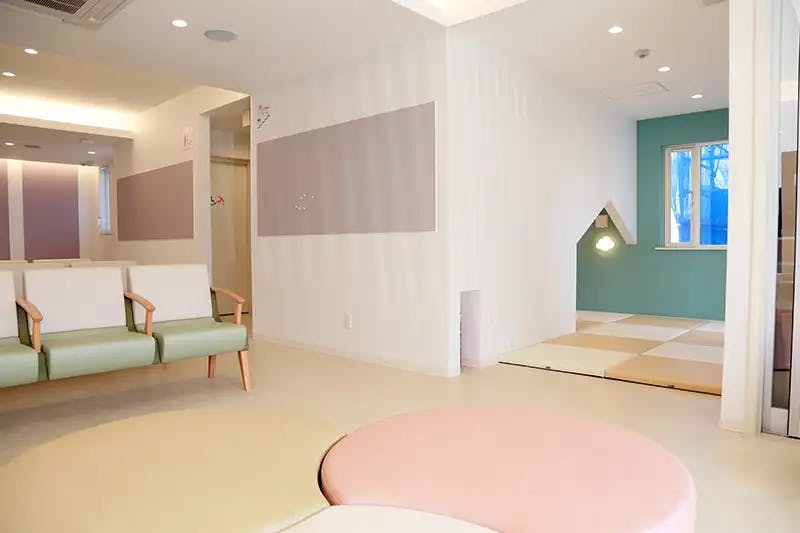 中央図書館前皮ふ科キッズスペース