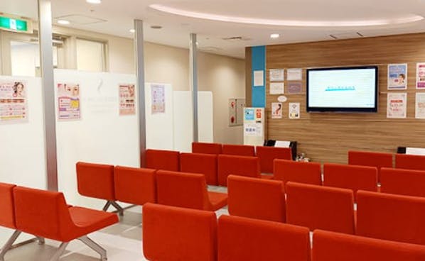 品川美容外科 新宿院待合室
