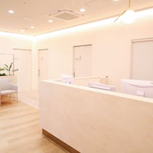 新綱島皮ふのクリニック受付1