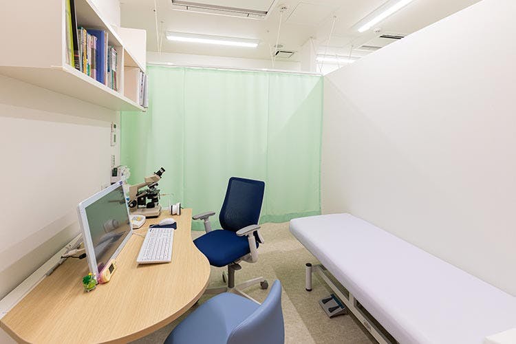 あさかリードタウン皮フ科診察室