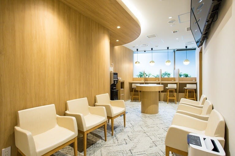 ソワカ乳腺・形成外科クリニック大阪(SOWAKA)待合