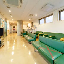 東伏見皮フ科クリニック待合室