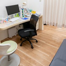 小竹向原こぐま皮フ科診察室