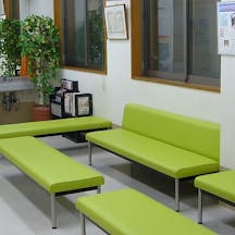 船井皮膚科待合室