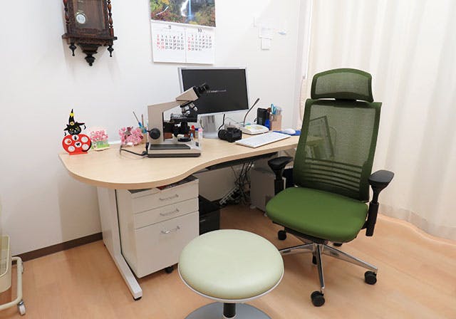 ほんだ皮フ科クリニック診察室