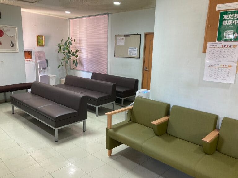 八木医院待合室