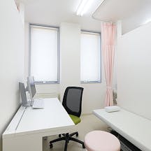 平岡皮膚科スキンケアクリニック診察室