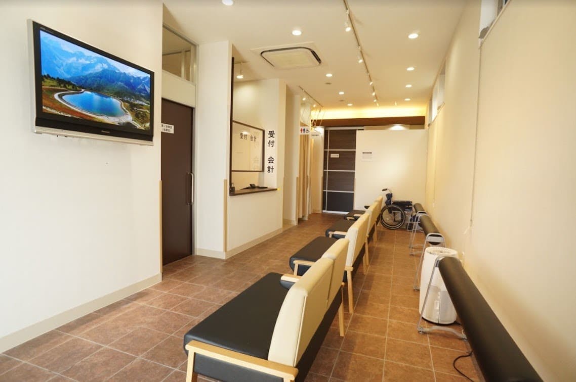 粕壁東クリニック待合室