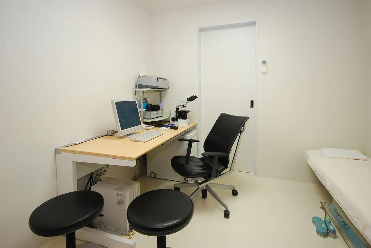 むやスキンクリニック診察室