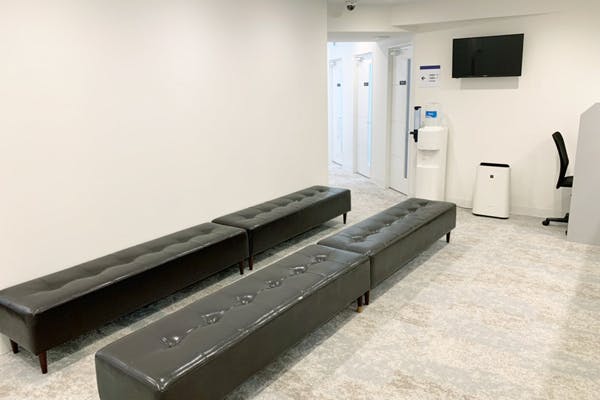 メンズリゼ 新宿南口(MEN'S RIZE)待合室