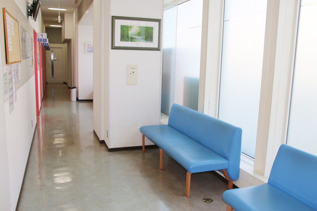 ながせ皮フ科待合室