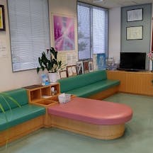 大麻学園附属桃陵クリニック待合室