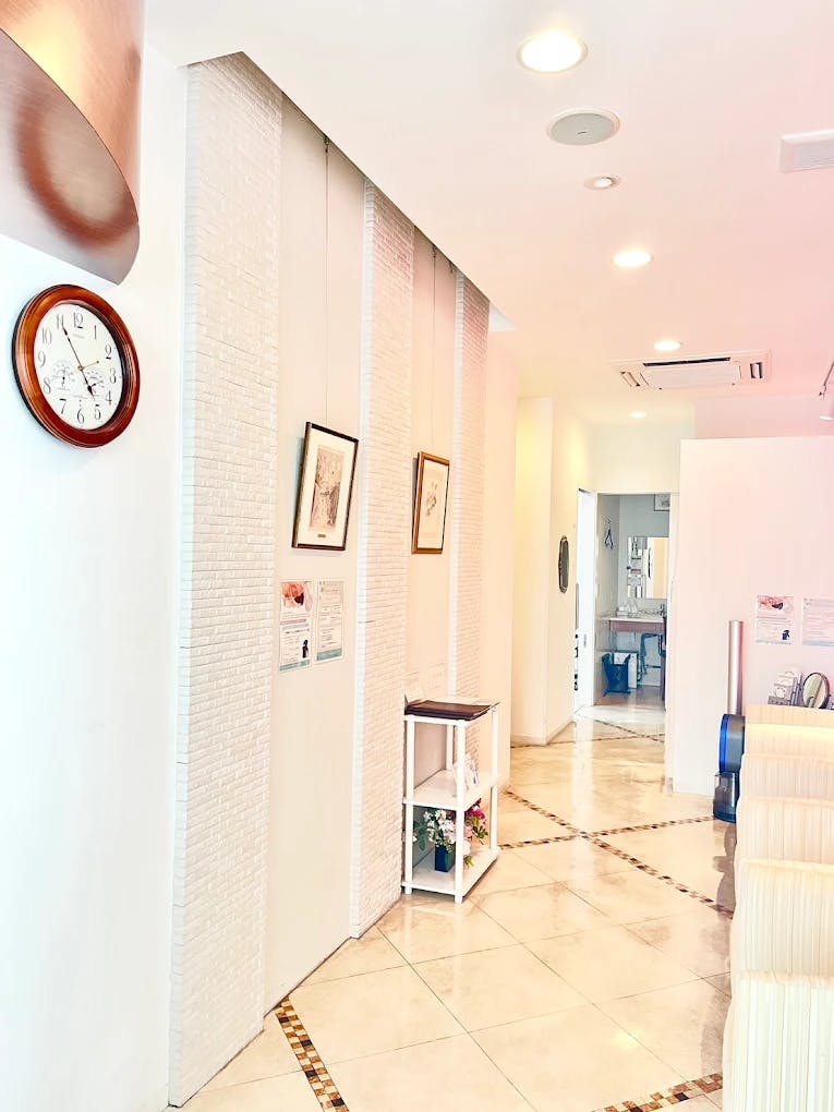 八事石坂クリニック 名古屋駅前院待合室