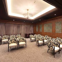 レディクリニック名古屋伏見待合室