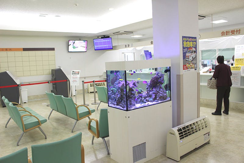 とうめい厚木クリニック受付 待合室