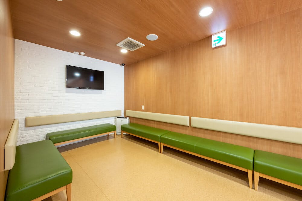 八幡クリニック待合室