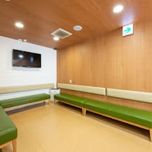 八幡クリニック待合室