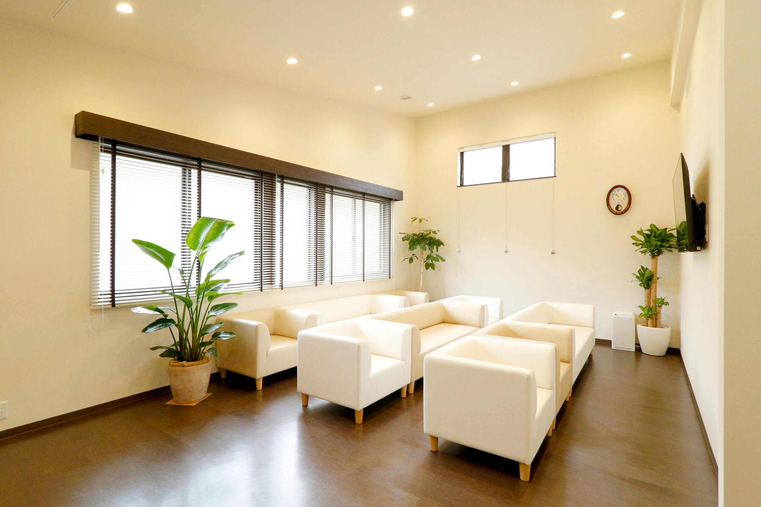 はらの泌尿器ケアクリニック待合室