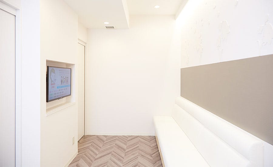 湘南藤沢形成外科クリニックR待合室