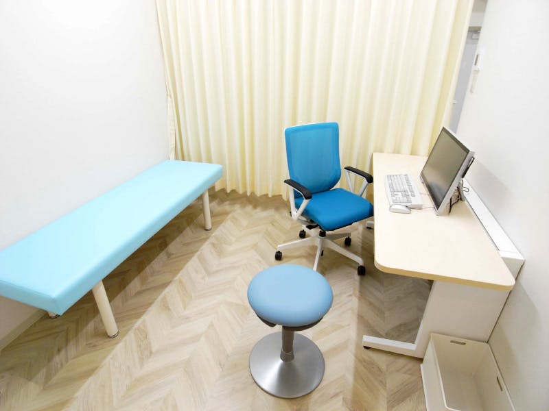 ときわ台駅前皮フ科診察室